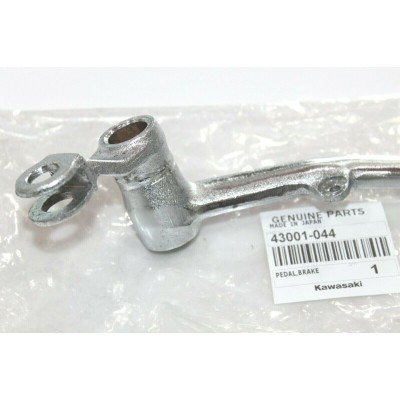 KAWASAKI PEDALE FRENO POSTERIORE PER Z1-900-Z900A-B 73-76 43001-044 | Mamoto Ricambi