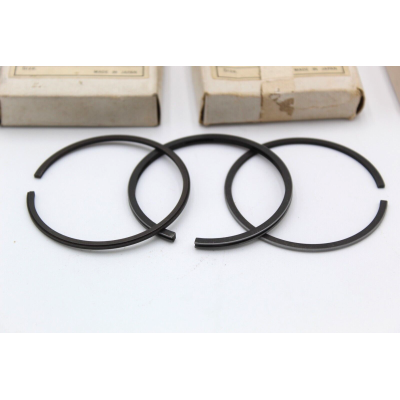 HONDA KIT PISTONI ORIGINALI 0,50 PER CB500 FOUR K0-K1-K2-K3 13021-323-014 | Mamoto Ricambi