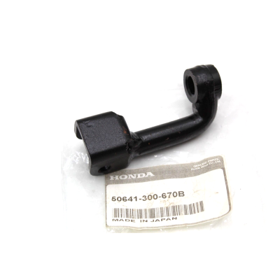 HONDA SUPPORTO PEDANA ANTERIORE SX PER CB750 FOUR K0-K8-CB750F1 SUPER SPORT 50641300670B | Mamoto Ricambi