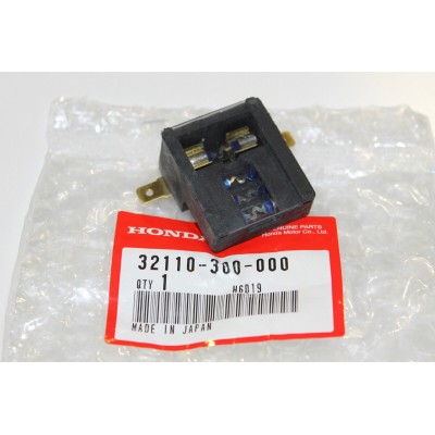 HONDA PORTAFUSIBILE COMPLETO PER CB750 FOUR K0-K1-K2 32110-300-000 | Mamoto Ricambi