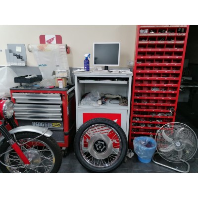 ATTREZZATURA OFFICINA MOTO -TRATTATIVA RISERVATA!- | Mamoto Ricambi