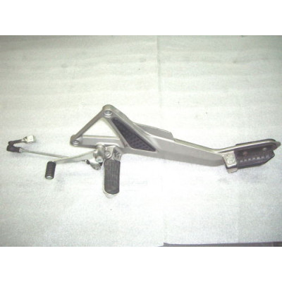 HONDA SUPPORTO PEDANA SX COMPLETA PER HORNET 600 98-06 50750-MBZ-G00ZB | Mamoto Ricambi