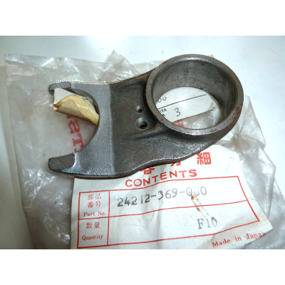 HONDA FORCHETTA CAMBIO CENTRALE PER CB250K5 TWIN-CB360 TWIN 24212-369-000 | Mamoto Ricambi