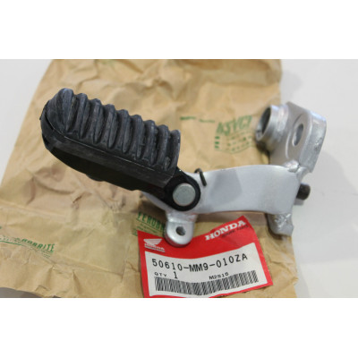 HONDA SUPPORTO POGGIAPIEDI DX COMPLETO PER XL600 TRANSALP 87-89 50610-MM9-010ZA | Mamoto Ricambi