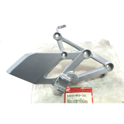 HONDA SUPPORTO PEDANA DX PILOTA PER CBR600F 91-94 50600-MV9-000 | Mamoto Ricambi