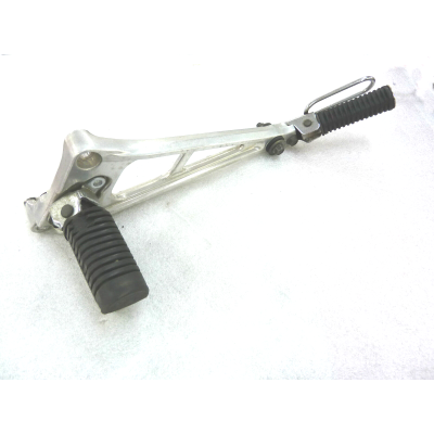 HONDA SUPPORTO PEDANA SX COMPLETO USATO PER CBX400-550 | Mamoto Ricambi
