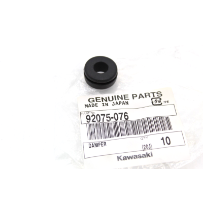 KAWASAKI GOMMINO SUPPORTO FANALE POST PER H2-S1-2-3-Z400-Z900-KH400 92075-076 | Mamoto Ricambi