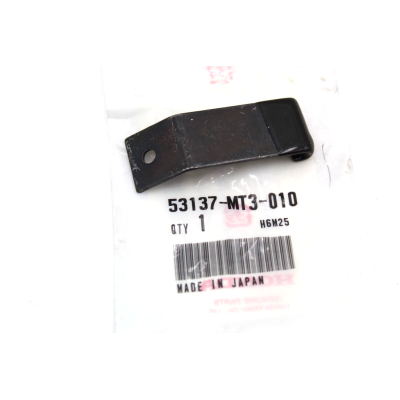 HONDA STAFFA COPERCHIO SUPERIORE MANUBRIO PER ST1100 90-00 53137-MT3-010 | Mamoto Ricambi