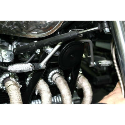 HONDA TELAIETTO SUPPORTO FRECCE ANTERIORI PER CB500 K0-K1-K2 FOUR CAFE RACER | Mamoto Ricambi