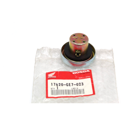 HONDA TAPPO BENZINA PER CN250-CH125-C90-100-NH50-80-CT100-110 17620-GE7-023 | Mamoto Ricambi