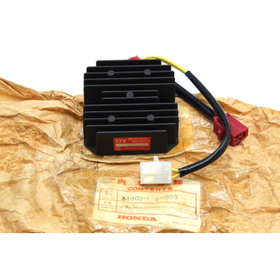 HONDA REGOLATORE DI TENSIONE 31600-415-008 PER CX500-CX500C-GL400-500 JAPAN | Mamoto Ricambi