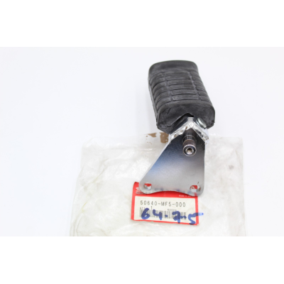 HONDA PEDANA ANTERIORE SX COMPLETA PER VT500C 50640-MF5-000 | Mamoto Ricambi