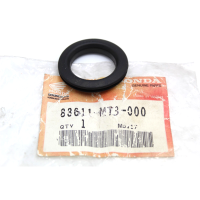 HONDA GOMMINO SERRATURA SELLA ST1100 90-00 RVF400R 83611-MT3-000 | Mamoto Ricambi