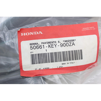 HONDA FASCIONE SOTTO PEDANA SX GRIGIO NH-200R PER FES125-150 50661-KEY-900ZA | Mamoto Ricambi