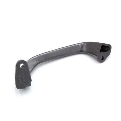 APRILIA MANIGLIONE POSTERIORE DX TUAREG 350-600 AP8132612 | Mamoto Ricambi