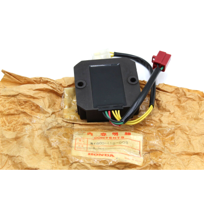HONDA REGOLATORE DI TENSIONE 31600-415-008 PER CX500-CX500C-GL400-500 JAPAN | Mamoto Ricambi