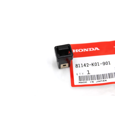 HONDA NOTTOLINO CHIUSURA SPORTELLO PORTAOGGETTI PER SH300 16-19-SH125/150 13/19 | Mamoto Ricambi