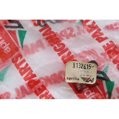 APRILIA MANIGLIONE POSTERIORE SX TUAREG 350-600 AP8132615 | Mamoto Ricambi