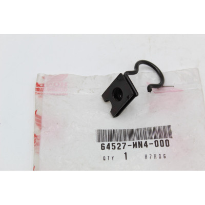HONDA PIASTRINA CARENA INFERIORE SX CBR600F 1987-90-CBR500F 87-91 64527-MN4-000 | Mamoto Ricambi