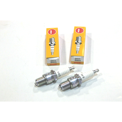 HONDA CANDELE NGK B8-ES PER CB450-CL450-CB500T TWIN 98079-58840 | Mamoto Ricambi