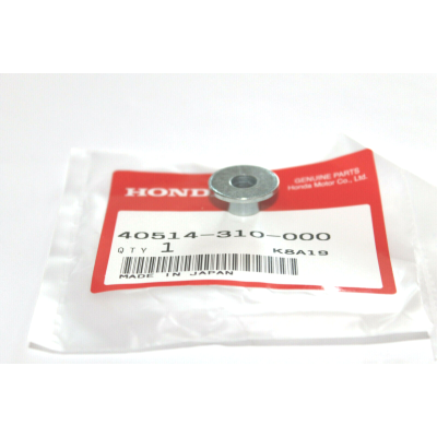 HONDA BOCCOLA FISSAGGIO ASTE PARAFANGO ANTERIORE PER CB500K2-K3-CB750 FOUR K1-K2 40514-310-000 | Mamoto Ricambi