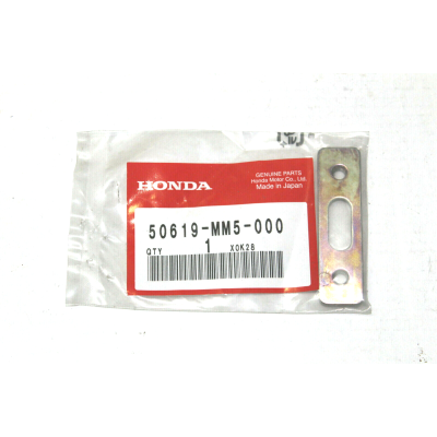 HONDA PIASTRINA FISSAGGIO GOMMA PILOTA-PASSEGGERO NSR125F-R 50619-MM5-000 | Mamoto Ricambi