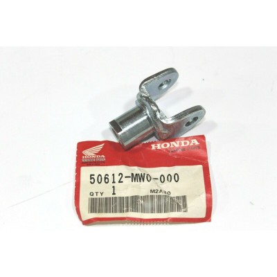 HONDA SUPPORTO PEDANA PILOTA ANTERIORE SX PER CBR900RR 92-93 50612-MW0-000 | Mamoto Ricambi