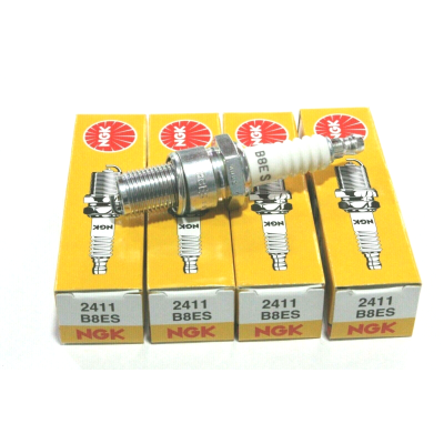 KAWASAKI CANDELE NGK B8-ES PER Z900-A-B-Z1000 92070-037 | Mamoto Ricambi