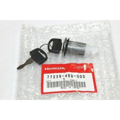 HONDA SERRATURA SPORTELLO CODINO POSTERIORE PER CBX1000-80 77239-469-000 | Mamoto Ricambi