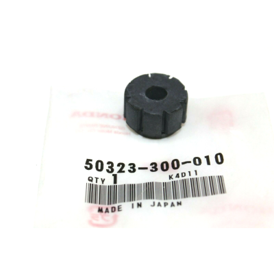 HONDA GOMMINO SUPPORTO VANO BATTERIA PER CB750 FOUR 50323-300-010 | Mamoto Ricambi