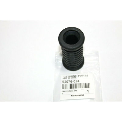 KAWASAKI GOMMINO PEDANE POSTERIORI FORATO PER Z1900-KZ400-S1-S2-H1 92076-024 | Mamoto Ricambi