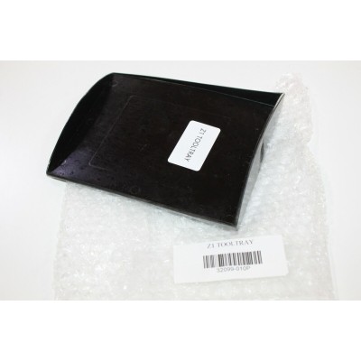 KAWASAKI PORTADOCUMENTI PER Z1900 73-74-75-76-77 32099-010 | Mamoto Ricambi