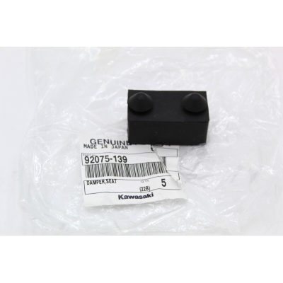 KAWASAKI GOMMINO SELLA LATERALE PER Z900-Z1000 92075-139 | Mamoto Ricambi