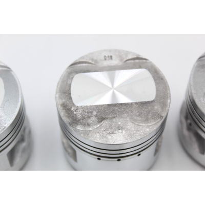 HONDA KIT PISTONI 0,25 PER CB750F-F2 BOL D'OR 13101-425-000 | Mamoto Ricambi