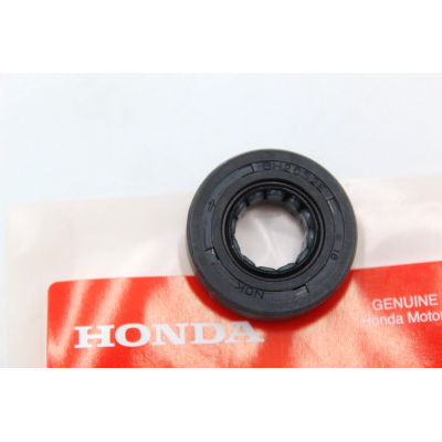 HONDA PARAOLIO POMPA ACQUA PER COTA 315-CR125-250-500 91211-KA3-761 | Mamoto Ricambi