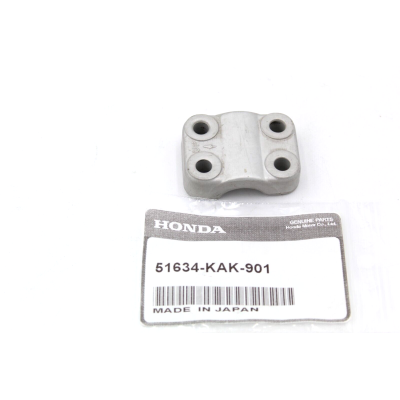 HONDA PIASTRINA FISSAGGIO ASSE RUOTA ANTERIORE PER CRM 125R 51634-KAK-901 | Mamoto Ricambi