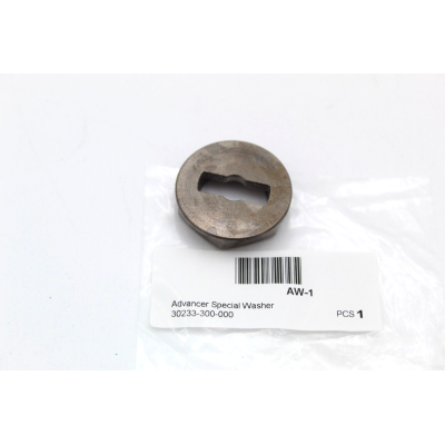 HONDA DADO FLANGIATO FISSAGGIO ANTICIPO MOTORE CB500-750 FOUR 30233-300-000 | Mamoto Ricambi