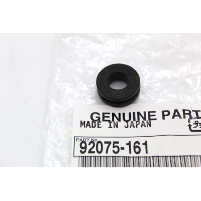 KAWASAKI GOMMINO FISSAGGIO REGOLATORE DI TENSIONE PER Z1 900 73-74-75 92075-161 | Mamoto Ricambi