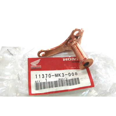 HONDA STAFFA FISSAGGIO COPERCHIO POMPA FRIZIONE PER VF750C 85-88 11370-MK3-000 | Mamoto Ricambi