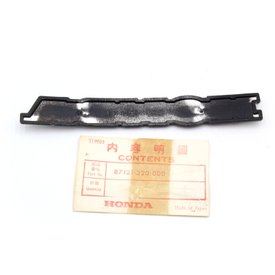 HONDA FREGIO SERBATOIO PER CL450K4 87121-320-000 | Mamoto Ricambi