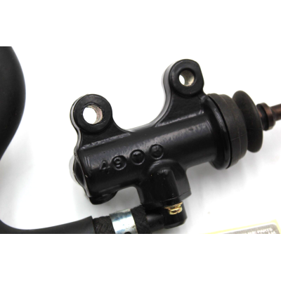 HONDA POMPA FRENO POSTERIORE COMPLETA PER CX500-650 TURBO 43500-MC7-016 | Mamoto Ricambi