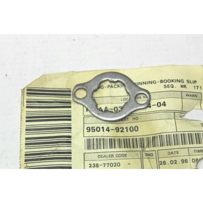HONDA PIASTRINA FISSAGGIO PIGNONE TRASMISSIONE PER NS125F-R 95014-92100 | Mamoto Ricambi