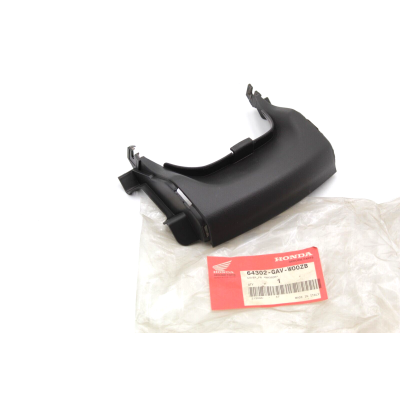 HONDA COPERCHIO ANTERIORE CENTRALE PER BALI 100 97-98 64302-GAV-W00ZB | Mamoto Ricambi